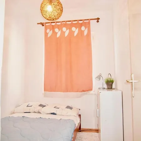 Апартаменты Burano Beach Apartments
