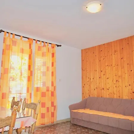 Апартаменты Burano Beach Apartments *