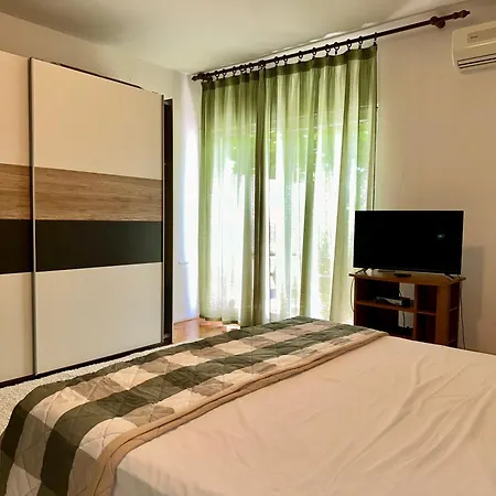 Апартаменты Burano Beach Apartments *